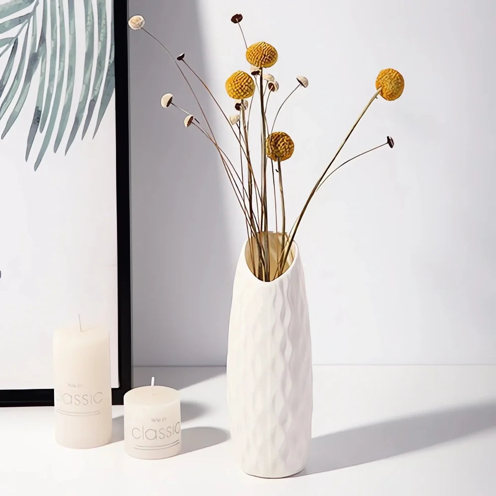 MODERN MINIMALIST VASE
