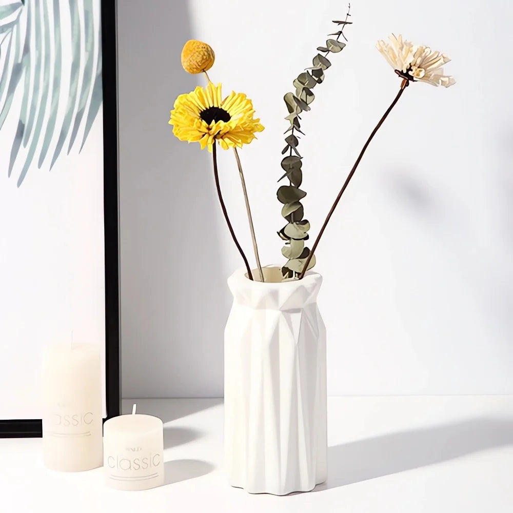 MODERN MINIMALIST VASE