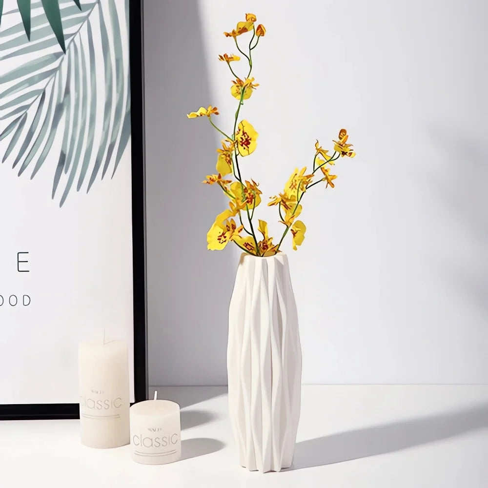 MODERN MINIMALIST VASE
